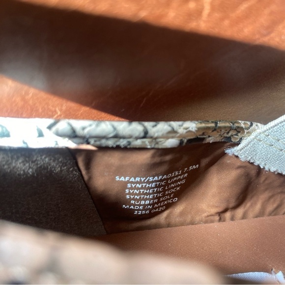 Steve Madden Safary Metallic Slip On Shoes Snake Print Women’s Size 7.5 - Picture 3 of 7